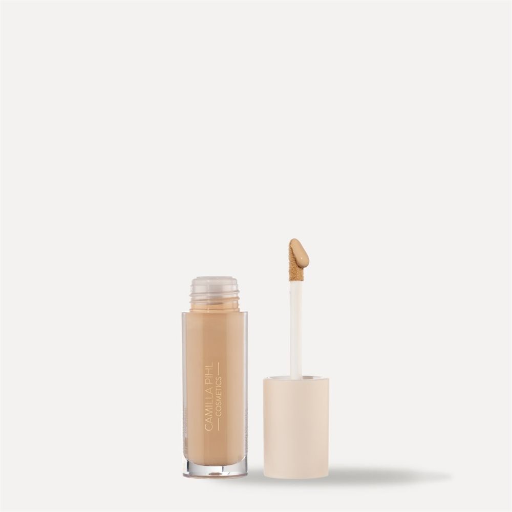 Camilla Pihl Cosmetics Serum Infused Concealer #3